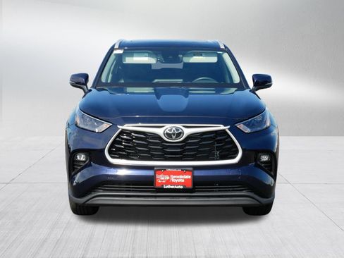 Certified 2026 Toyota Highlander XLE AWD/4WD image 3