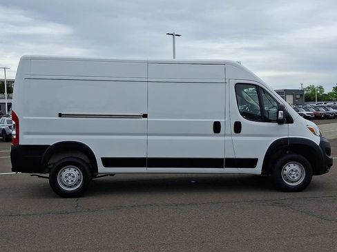 Used 2025 RAM ProMaster 2500 w/ Convenience Group FWD image 7