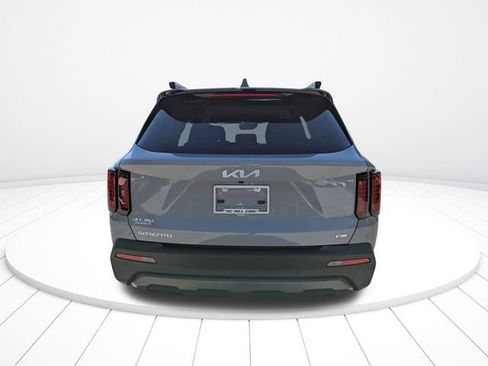 Used 2023 Kia Sorento S AWD/4WD image 5