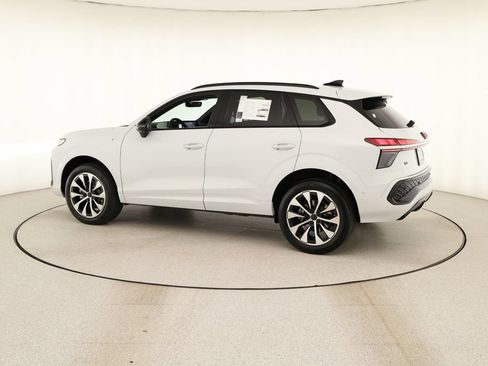 New 2026 Audi Q3 quattro 2.0T AWD/4WD image 3