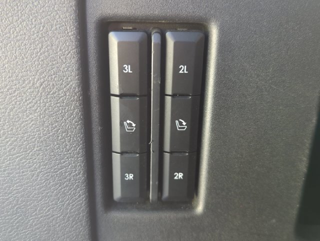 Used 2023 Lincoln Navigator L Reserve AWD/4WD image 9