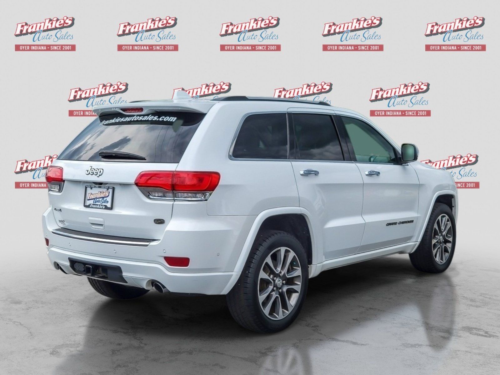 Used 2018 Jeep Grand Cherokee Overland AWD/4WD image 5