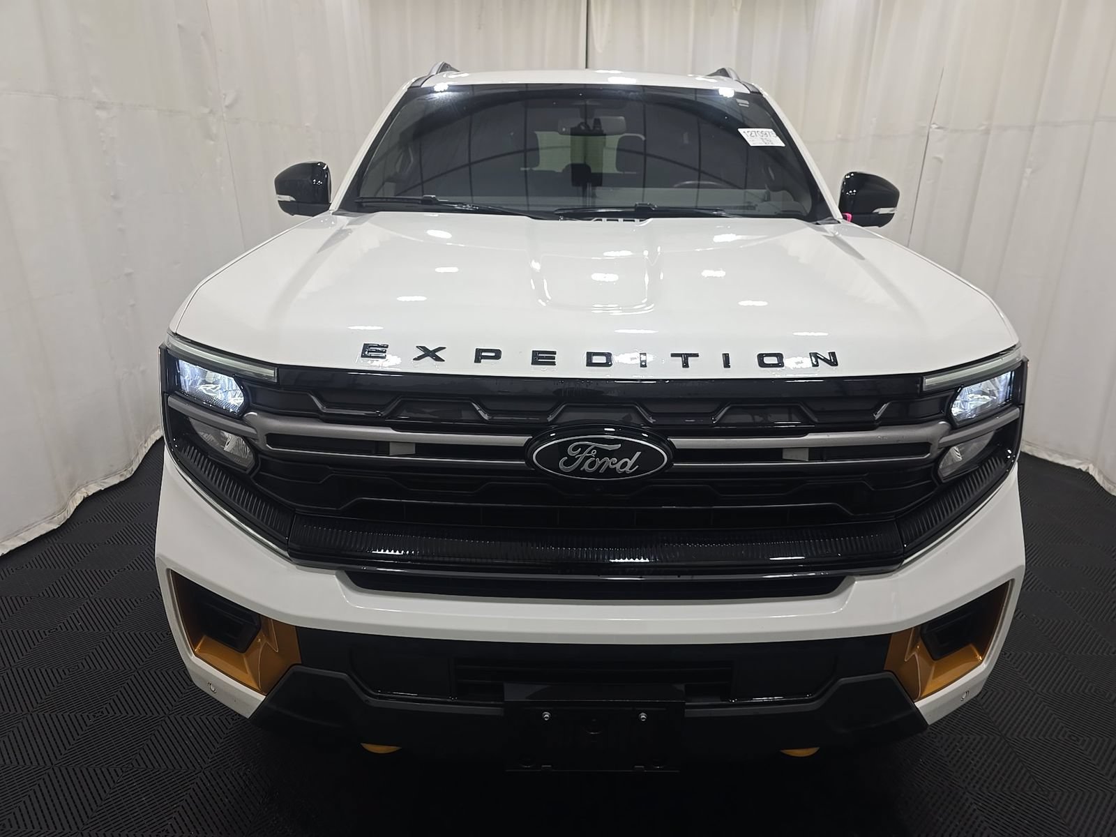 Used 2025 Ford Expedition Tremor AWD/4WD image 2