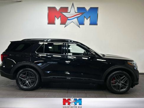 Used 2025 Ford Explorer ST-Line w/ ST-Line Street Pack AWD/4WD image 1