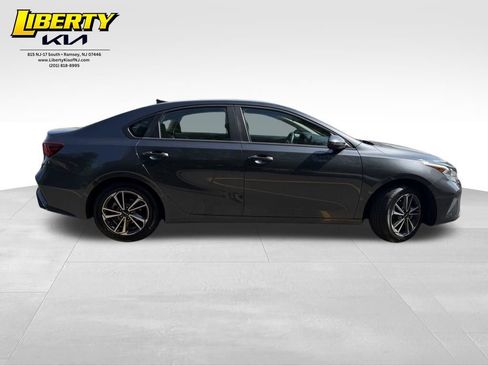 Used 2023 Kia Forte LXS w/ LXS Technology Package FWD image 8