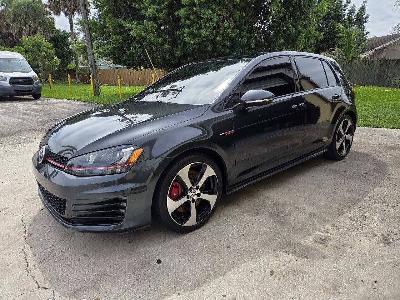 Used 2017 Volkswagen GTI SE FWD image 3