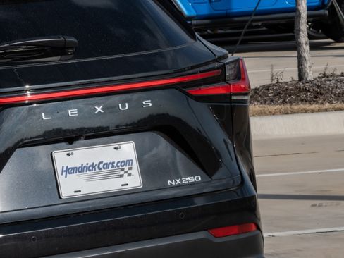 Used 2025 Lexus NX 250 FWD image 7