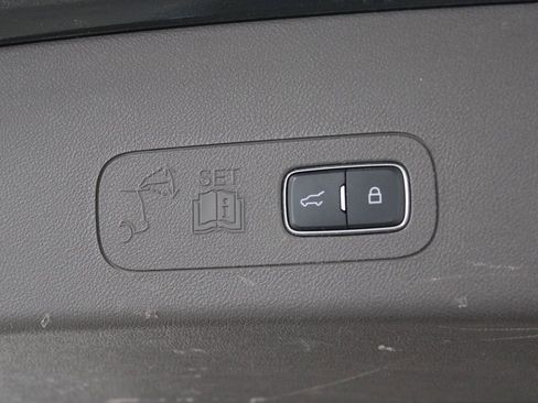 Used 2023 Lincoln Aviator Reserve w/ Equipment Group 201A image 16