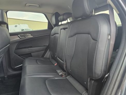 Used 2024 Kia Sportage EX AWD/4WD image 12