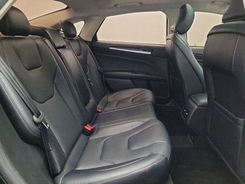 Used 2018 Ford Fusion Titanium image 19