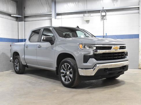 Used 2024 Chevrolet Silverado 1500 LT AWD/4WD image 29
