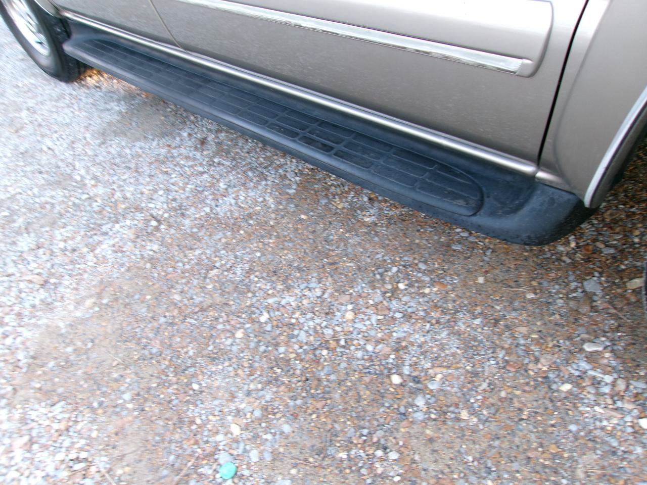 Used 2001 Chevrolet Suburban LT w/ LT Preferred Equipment Group RWD image 4