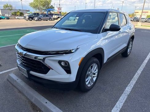 Used 2026 Chevrolet TrailBlazer LS w/ LS Convenience Package AWD/4WD image 1