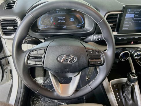 Used 2023 Hyundai Venue SEL w/ Cargo Package FWD image 11