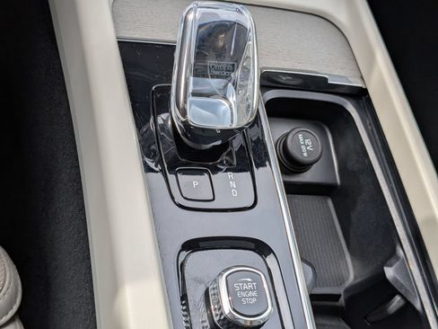 Used 2023 Volvo XC60 B6 Ultimate w/ Protection Package Premier AWD/4WD image 25