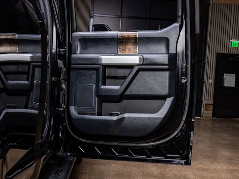 Used 2022 Ford F250 Lariat w/ Black Appearance Package image 36