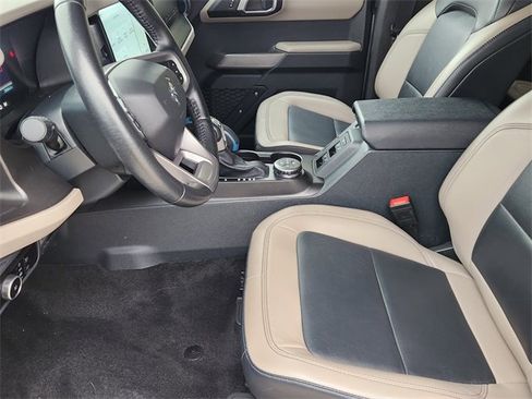 Used 2023 Ford Bronco Wildtrak image 11