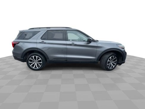 Used 2025 Ford Explorer ST-Line AWD/4WD image 9