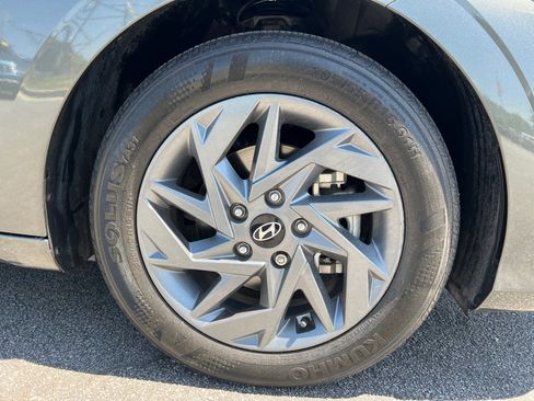 Used 2024 Hyundai Elantra SEL FWD image 13