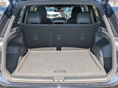 New 2026 Volkswagen Tiguan SE R-Line FWD image 13