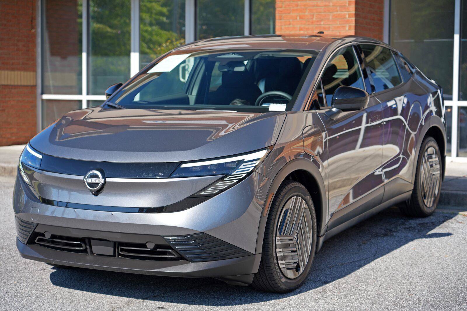 Used 2026 Nissan Leaf w/ Floor Mat Package (S+) FWD image 45
