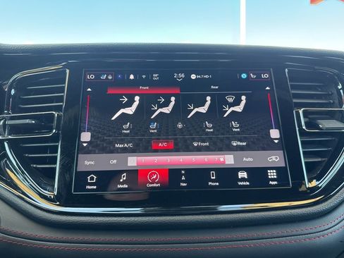 Used 2024 Dodge Durango GT image 18