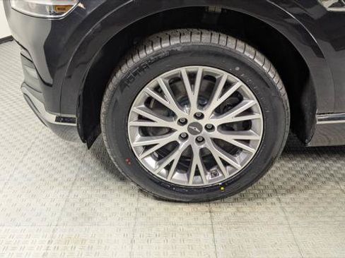 Used 2024 Genesis GV80 2.5T AWD/4WD image 36