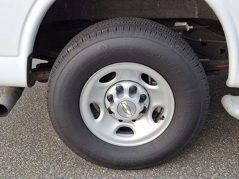 Used 2024 Chevrolet Express 2500 w/ Driver Convenience Package image 12