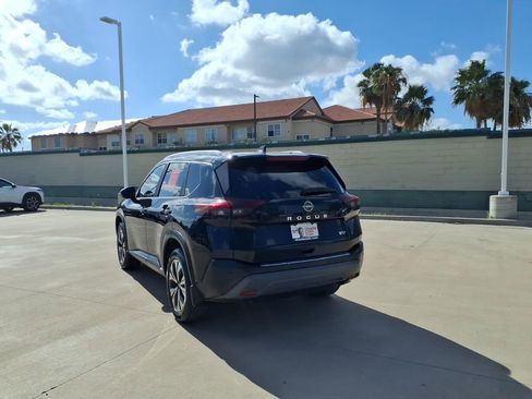 Used 2023 Nissan Rogue SV w/ SV Premium B Package FWD image 3