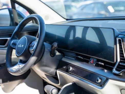 Used 2024 Kia Sportage EX image 11