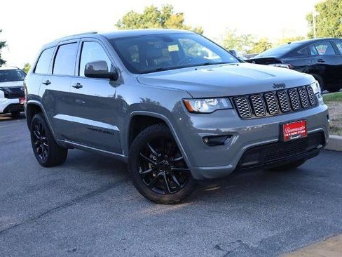 Used 2020 Jeep Grand Cherokee Altitude AWD/4WD image 2