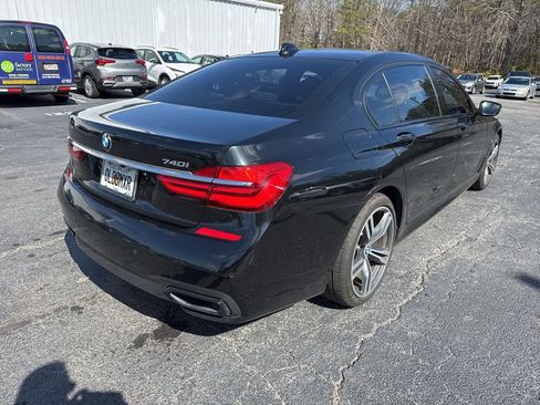 Used 2019 BMW 740i 740i w/ M Sport Package image 4