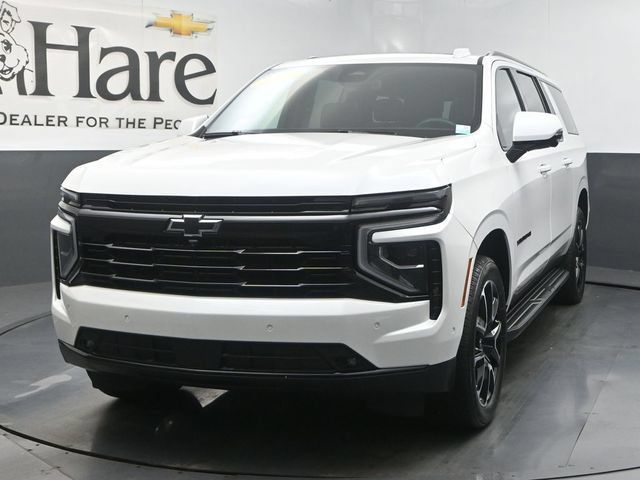 Used 2025 Chevrolet Suburban RST w/ Comfort Package AWD/4WD image 7