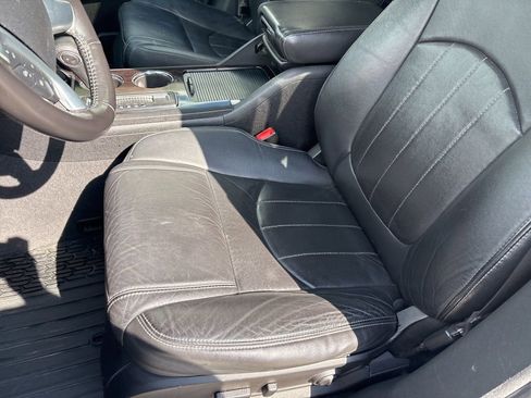 Used 2017 Chevrolet Traverse Premier image 14