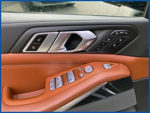 Used 2023 BMW X7 xDrive40i w/ Executive Package image 13