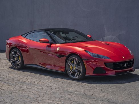 Used 2022 Ferrari Portofino M RWD image 8