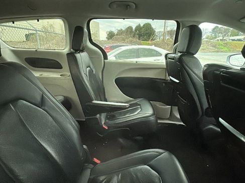 Used 2019 Dodge Grand Caravan GT image 11