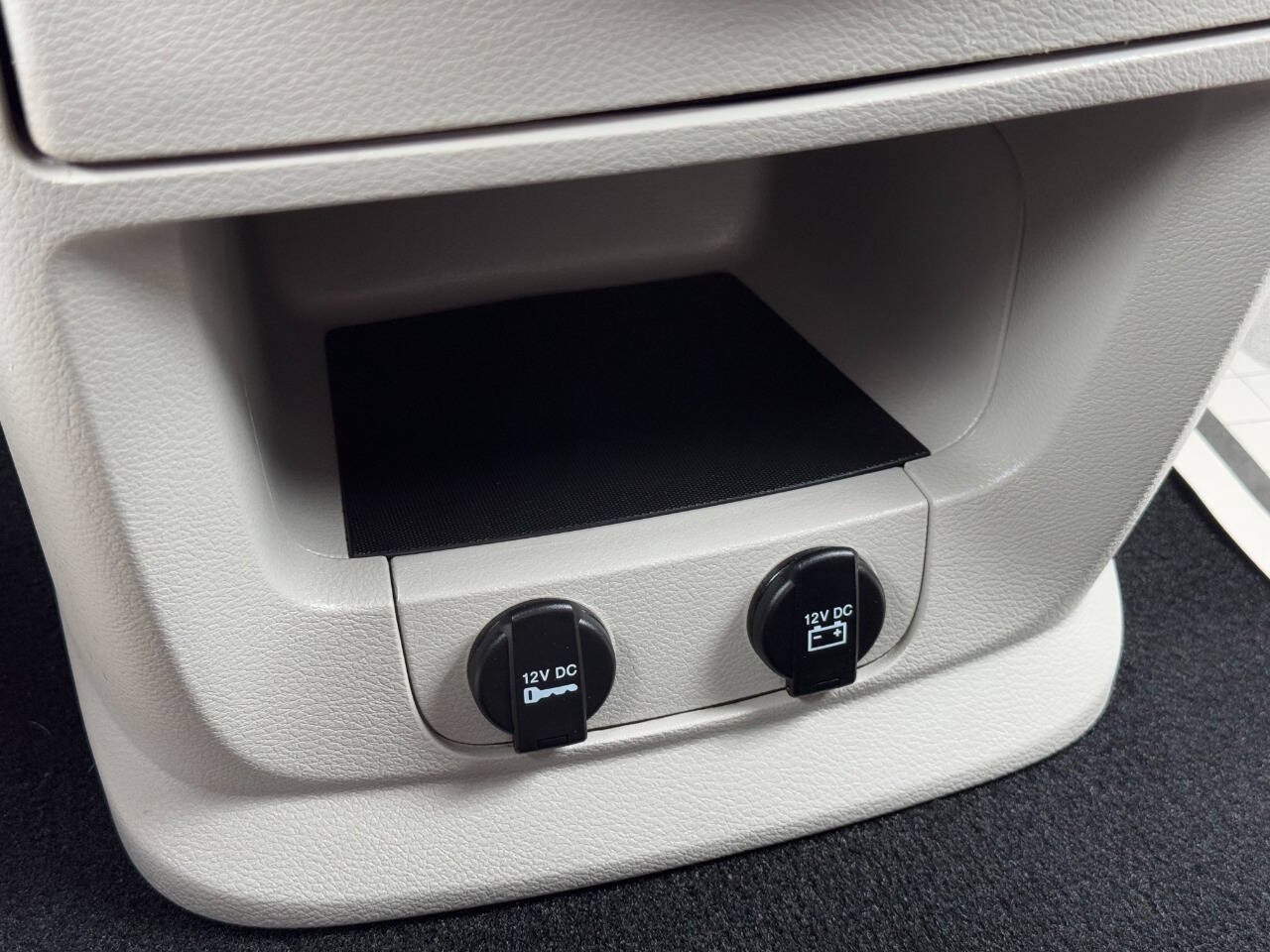 Used 2017 Dodge Grand Caravan SE FWD image 22