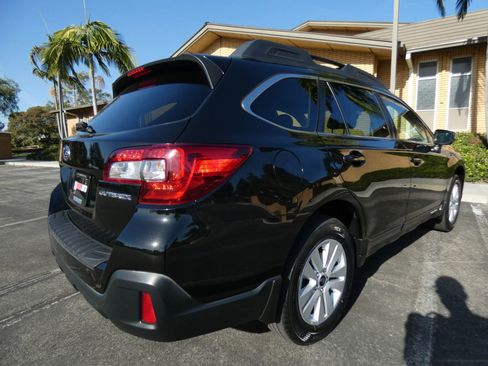 Used 2019 Subaru Outback 2.5i Premium image 8