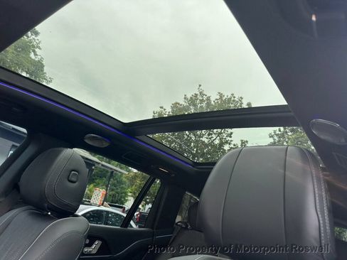 Used 2024 Mercedes-Benz Maybach GLS 600 4MATIC image 23