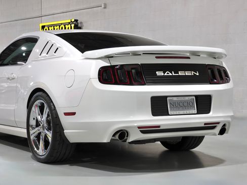 Used 2013 Ford Mustang GT RWD image 38