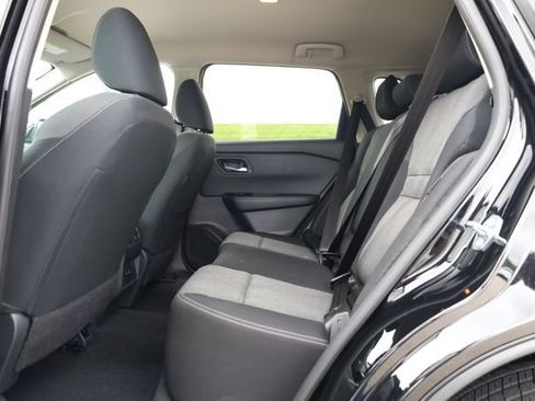 Certified 2025 Nissan Rogue SV FWD image 28