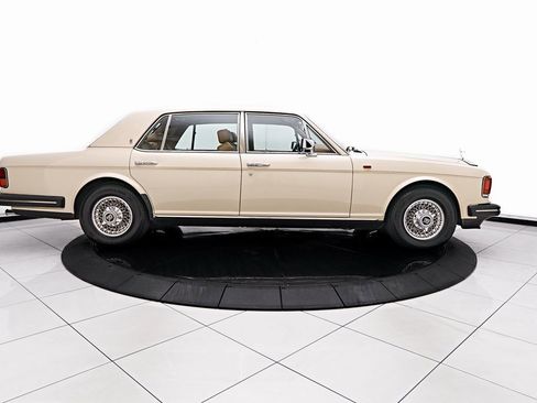 Used 1990 Rolls-Royce Silver Spur image 15