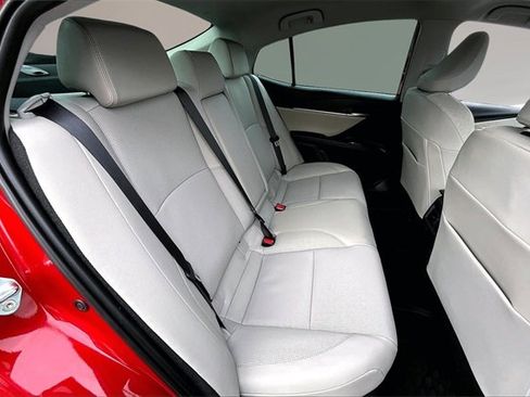 Used 2026 Toyota Camry XLE image 20