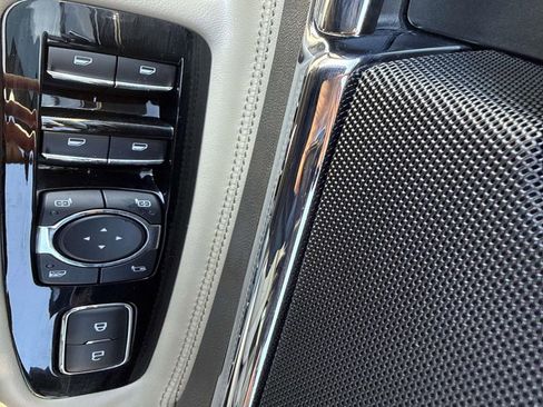 Used 2023 Lincoln Corsair Reserve w/ Equipment Group 202A image 20