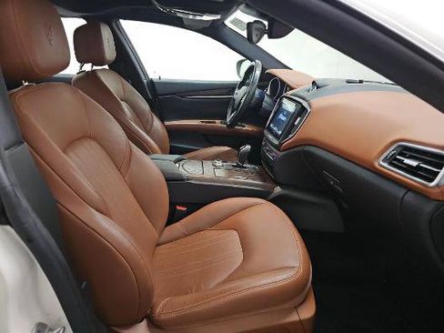 Used 2018 Maserati Ghibli S Q4 AWD/4WD image 20
