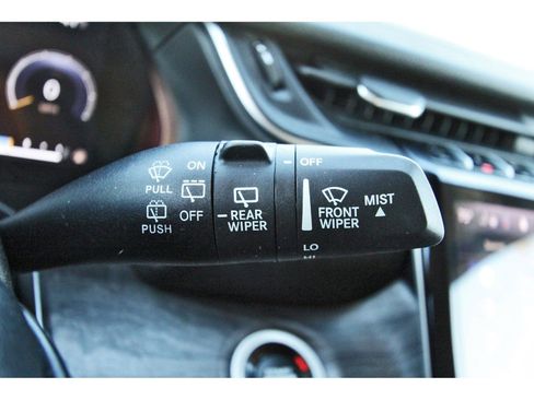 Used 2023 Jeep Grand Cherokee Limited w/ Luxury Tech Group II image 22