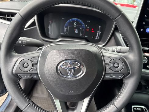 Used 2025 Toyota Corolla XSE FWD image 4