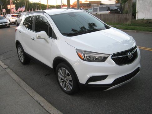 Used 2017 Buick Encore Preferred FWD image 2