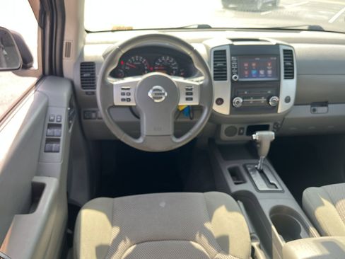 Used 2019 Nissan Frontier SV image 25